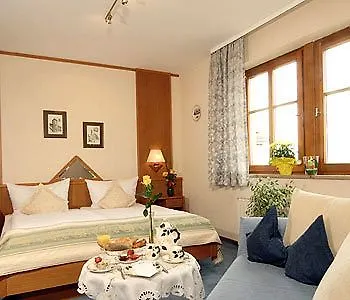 Uhl Pensionat 3*